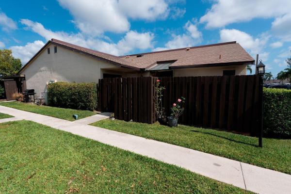 Waterview Estates, 3504 Waterview Cir, Palm Springs, Florida 33461, image 1