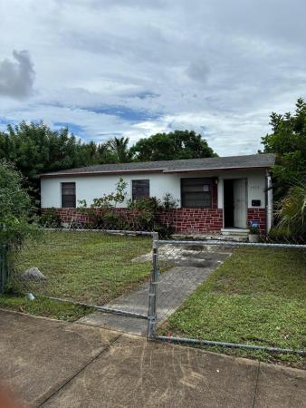 Acrehome Park, 1511 W 32nd St, Riviera Beach, Florida 33404, image 1