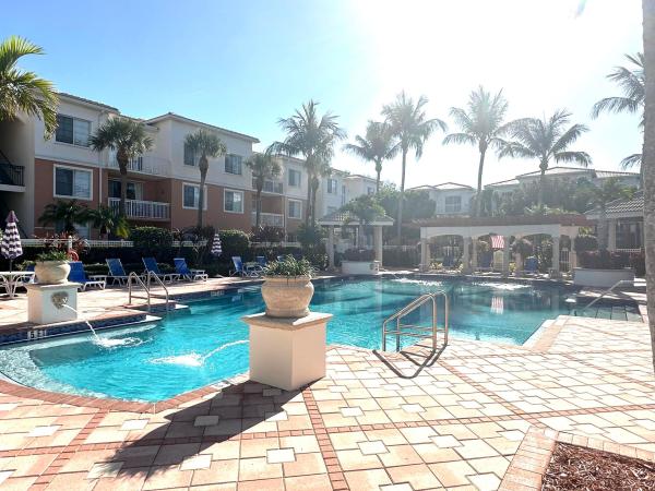 Fiore At The Gardens, 5205 Myrtlewood Cir E, Palm Beach Gardens, Florida 33418, image 2