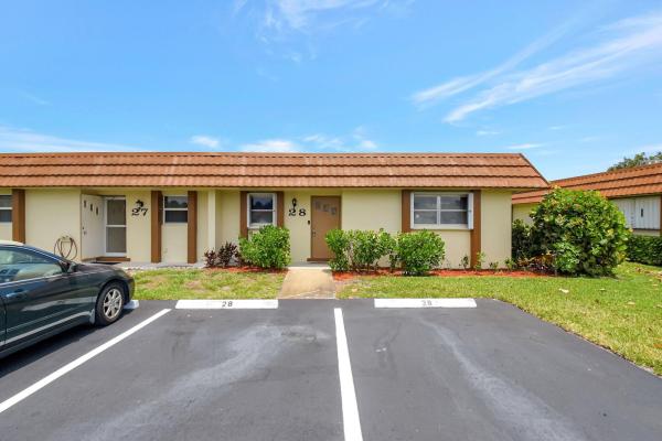Fernley 3 At Cresthaven Townhomes, 5730 Fernley Dr #28, West Palm Beach, Florida 33415, image 1