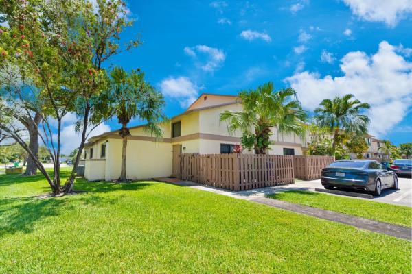 Country Squire Townhomes, 10650 NW 30th Pl #1, Sunrise, Florida 33322, image 1