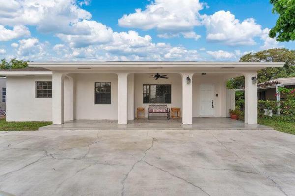 Carole Anne Park, 3682 W 2nd Ave, Hialeah, Florida 33012, image 1
