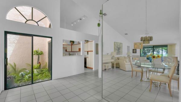 Brighton Lakes, 10884 Stafford Cir, Boynton Beach, Florida 33436, image 2
