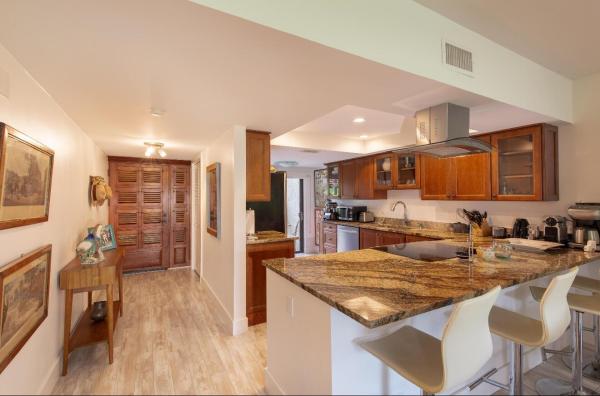 La Quinta, 13329 Polo Club Rd #102, Wellington, Florida 33414, image 1