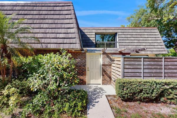 Glenwood Townhomes, 615 6th Ter, Palm Beach Gardens, Florida 33418, image 1