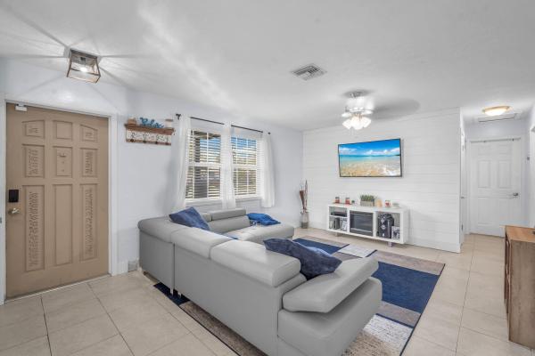 Hypoluxo Village, 3314 Plaza Pl, Lake Worth, Florida 33462, image 1