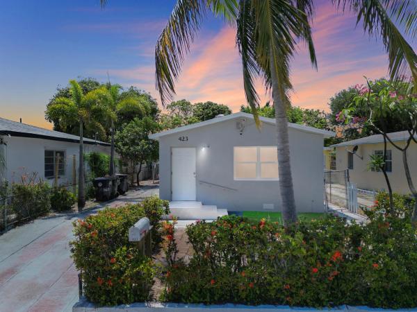 Lake Worth Town, 423 N F St, Lake Worth Beach, Florida 33460, image 1
