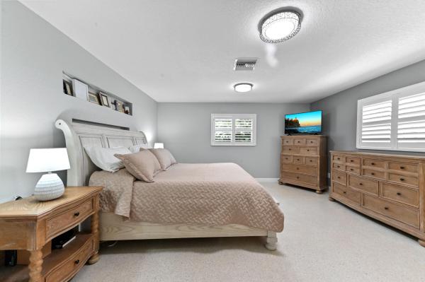 Florida Gardens, 26 W Pine Tree Ave, Lake Worth, Florida 33467, image 2