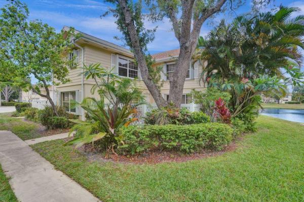 Wellesley At Lake Clarke Shores, 8155 Chelsea Ct #55a, West Palm Beach, Florida 33406, image 1