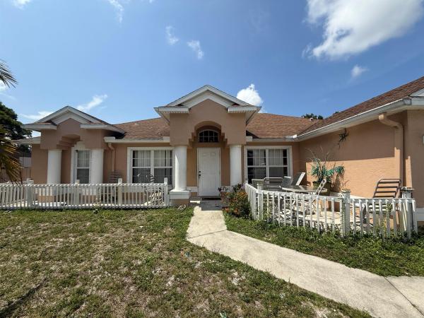 Floresta Pointe, 416 SE Calmoso Dr, Port St. Lucie, Florida 34983, image 1