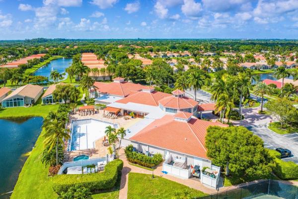 The Grove At Boynton Beach, 7869 Laina Ln #2, Boynton Beach, Florida 33437, image 2
