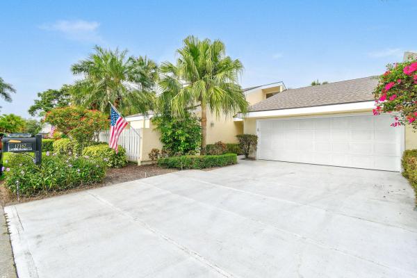 Baytowne Of Jonathan's Landing, 17187 Bay St, Jupiter, Florida 33477, image 1
