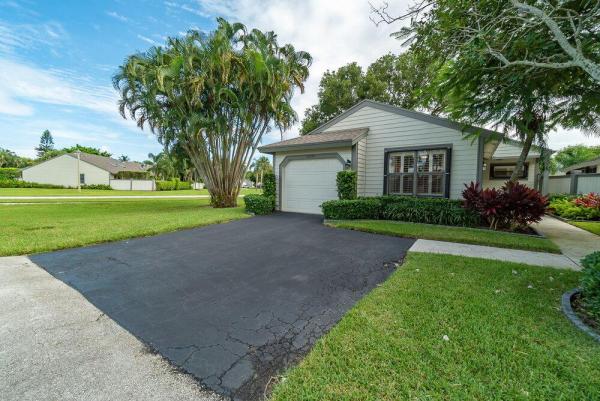 Bedford Mews At Wellington, 13335 Bedford Mews Ct, Wellington, Florida 33414, image 1