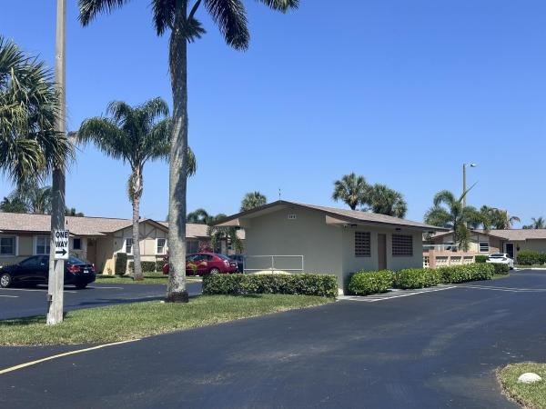 Crosley At Cresthaven Villas, 2842 Crosley Dr W #B, West Palm Beach, Florida 33415, image 2