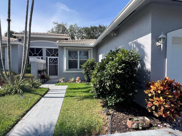 Palm Isles West, 9875 Crescent View Dr, Boynton Beach, Florida 33437, image 1