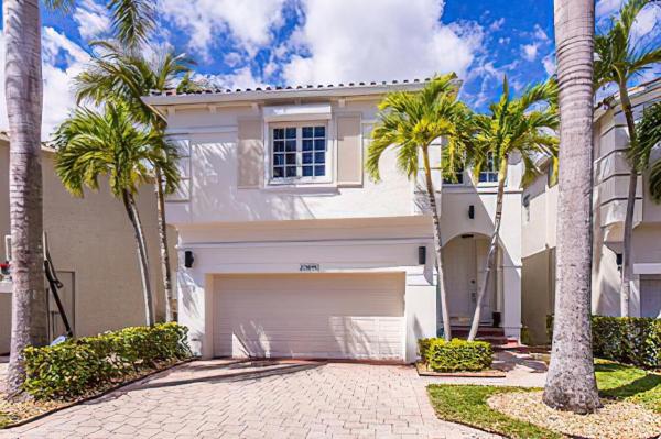 Aventura Lakes, 20890 NE 31st Pl, Aventura, Florida 33180, image 1
