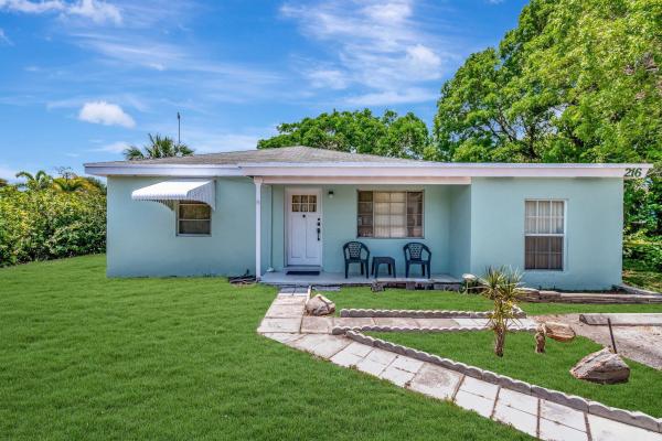 Plumosa Park, 216 NE 14th St, Delray Beach, Florida 33444, image 1