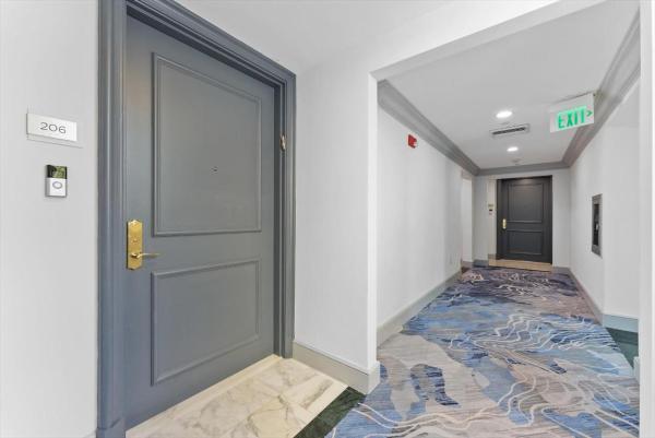 Townsend Place, 550 SE Mizner Blvd #B206, Boca Raton, Florida 33432, image 1