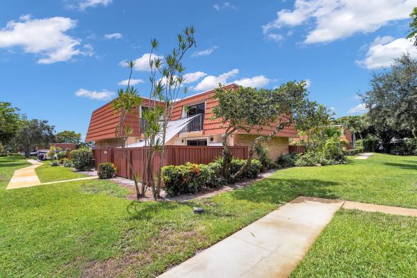 Waterford Courtyards At Crystal Lakes North, 2938 SW 12th St, Deerfield Beach, Florida 33442, image 1