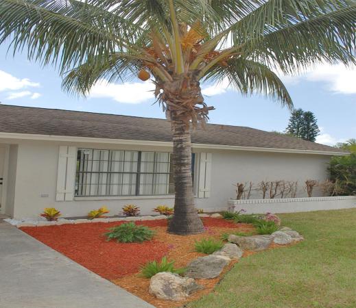 Huntington Woods, 174 Parkwood Dr, Royal Palm Beach, Florida 33411, image 1