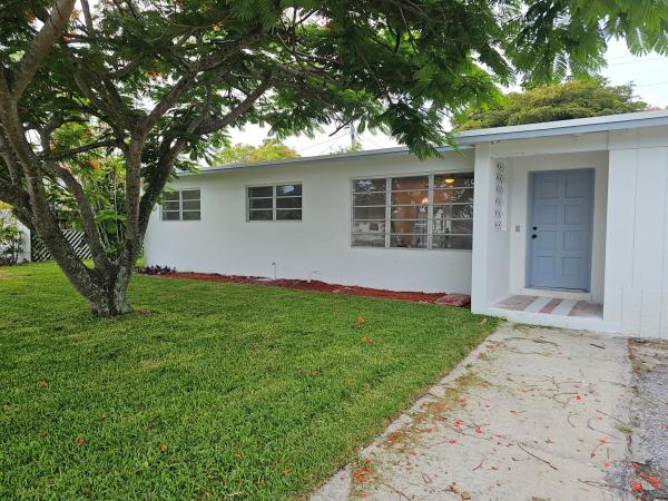 Palm Springs Village, 99 Henthorne Dr, Palm Springs, Florida 33461, image 1