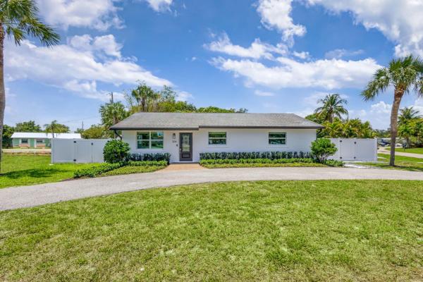 Eastview Manor, 204 W Whitney Dr, Jupiter, Florida 33458, image 1