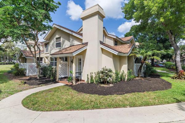Wellesley At Lake Clarke Shores, 8110 Oakton Ct #10b, Lake Clarke Shores, Florida 33406, image 1