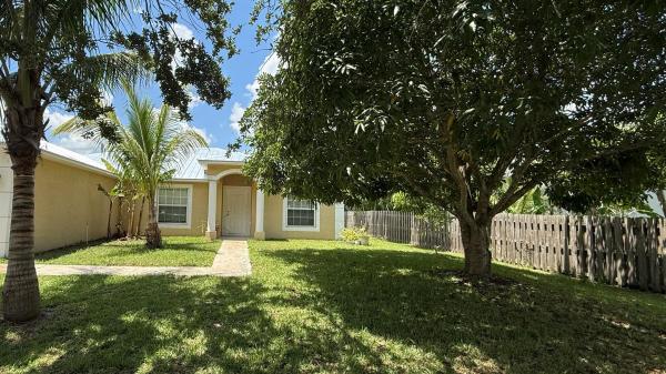Hidden Oaks, 2134 SW Savage Blvd, Port St. Lucie, Florida 34953, image 1