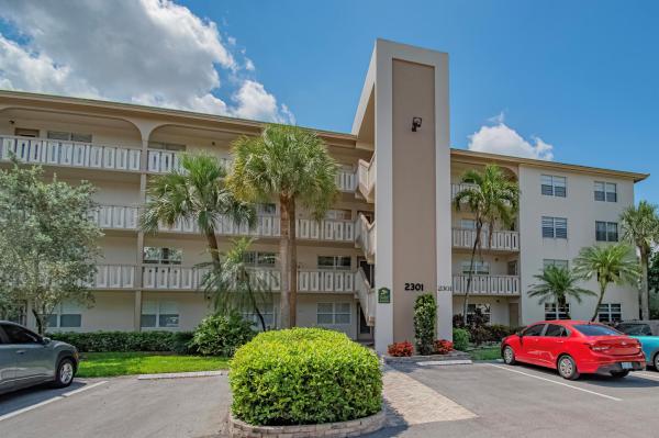 Lucaya Village, 2301 Lucaya Ln #M3, Coconut Creek, Florida 33066, image 1