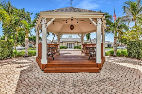 Cypress Club, 180 Cypress Club Dr #813, Pompano Beach, Florida 33060, image 2