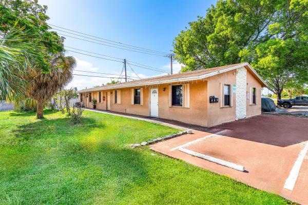 Lake Worth Town, 928 S H St #1, Lake Worth Beach, Florida 33460, image 1