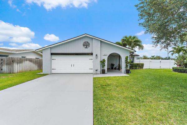 Palm Beach Gardens No HOA, 9674 Dogwood Ave, Palm Beach Gardens, Florida 33410, image 1