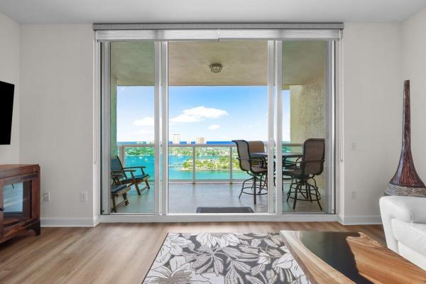 Marina Grande Club & Residences, 2640 Lake Shore Dr #2409, Riviera Beach, Florida 33404, image 1