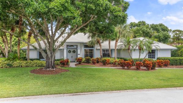 Country Club Estates Parc, 756 SW Pelican Cv, Port St. Lucie, Florida 34986, image 1