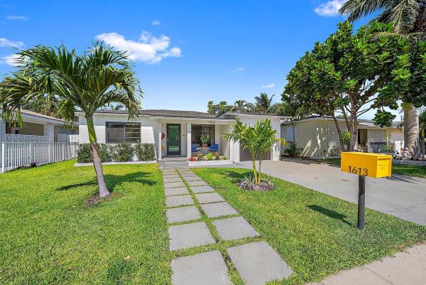North Lake Worth, 1613 N J Ter, Lake Worth Beach, Florida 33460, image 1