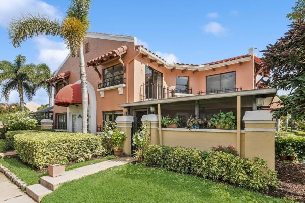 Uno Lago, 24 Uno Lago Dr, Juno Beach, Florida 33408, image 1