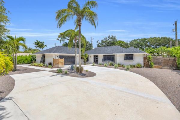 Tequesta Country Club, 354 Country Club Dr, Tequesta, Florida 33469, image 1