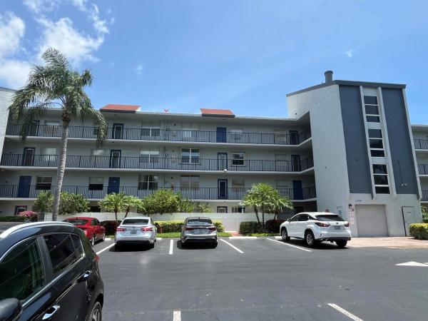 Deauville Village, 14701 Cumberland Dr ##301, Delray Beach, Florida 33446, image 1