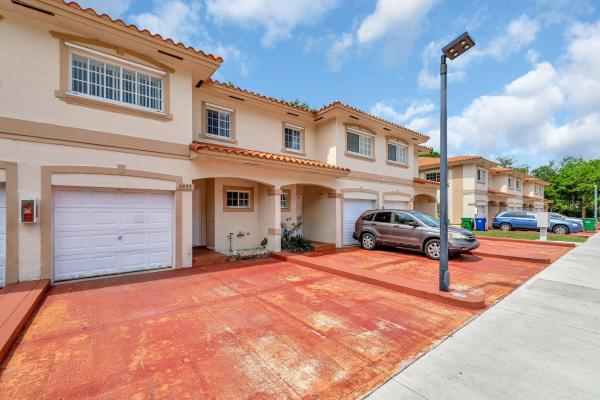 Las Rosas Townhomes, 3055 Riverside Dr #3, Coral Springs, Florida 33065, image 1