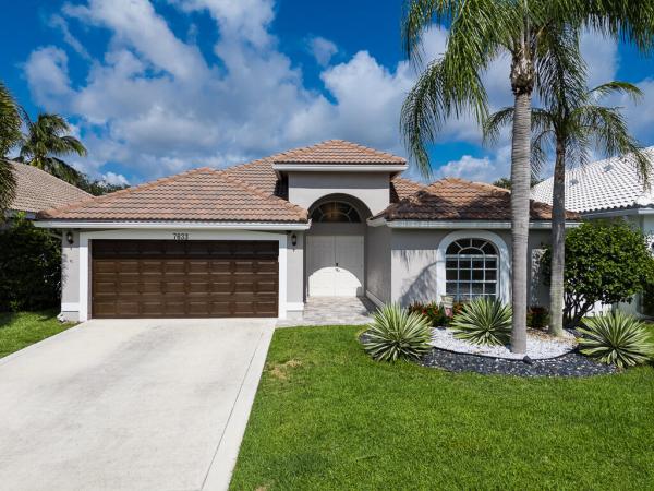 Sabal Bay At Lake Charleston, 7633 Thornlee Dr, Lake Worth Beach, Florida 33467, image 1