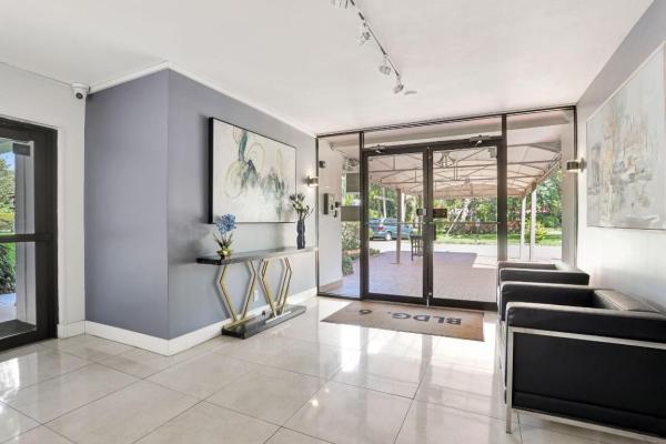 Palm-Aire Country Club 1, 2751 N Palm Aire Dr #304, Pompano Beach, Florida 33069, image 1