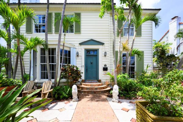 284 Queens Ct, West Palm Beach, Florida 33401, image 1