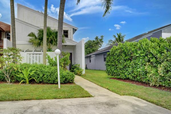 South Shore Of Wellington, 1348 The 12th Fairway, Wellington, Florida 33414, image 1
