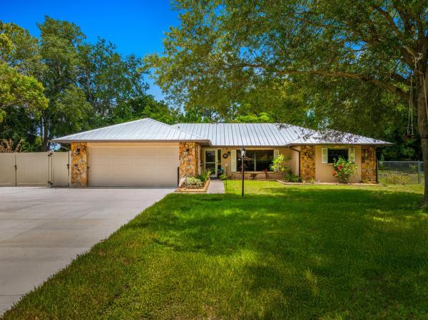 Lakewood Park, 6008 Roland Ct, Fort Pierce, Florida 34951, image 1
