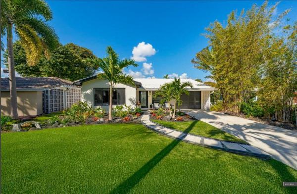 Lake Worth Town, 1501 S Palmway, Lake Worth Beach, Florida 33460, image 1