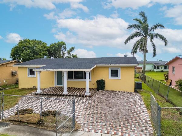 Glades Citizens Villas, 1528 Singletary Ave, Pahokee, Florida 33476, image 1