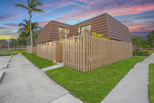 Sandalwood Estates, 202 2nd Ct, Palm Beach Gardens, Florida 33410, image 1