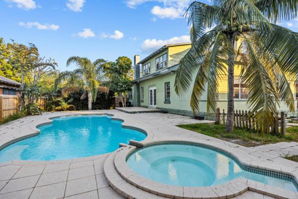 Lake Worth Town, 507 N J St, Lake Worth Beach, Florida 33460, image 1
