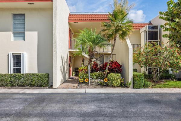 Garden Court Villas, 1801 Consulate Pl #101, West Palm Beach, Florida 33401, image 1