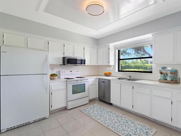 Bent Tree Villas West, 4630 Rosewood Tree Ct #B, Boynton Beach, Florida 33436, image 2